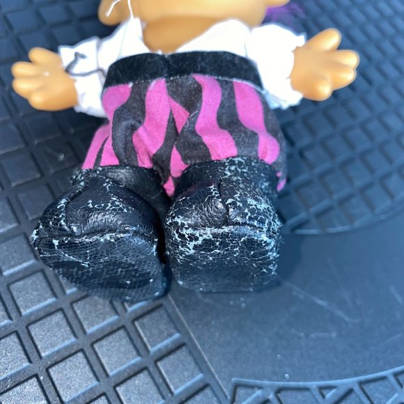 Russ Doll Magenta Pink Hair One Brown Eye Pirate - Picture 7 of 7